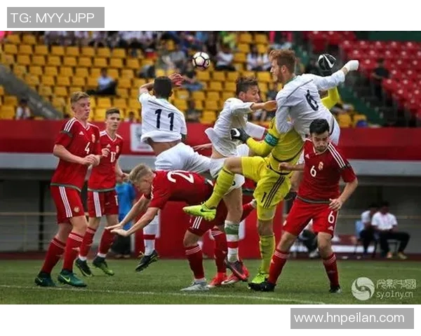 绿茵传奇巨星荧幕再现足球英雄故事与光影魅力